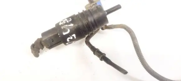 Skoda Octavia Mk1 (1U) Windscreen/windshield washer pump