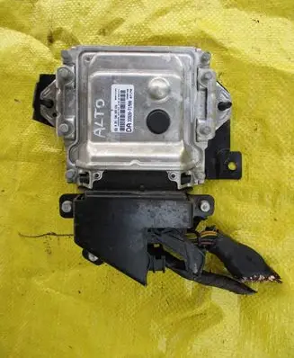Nissan Pixo Engine control unit/module 0261S06683