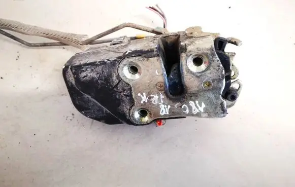 Chrysler PT Cruiser Front door lock