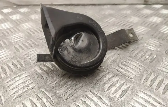Skoda Octavia Mk2 (1Z) Horn signal 703881157 011157
