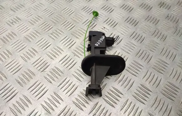 Volvo XC70 Fuel tank cap lock motor 86113136