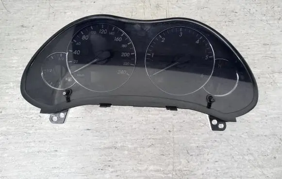 Toyota Avensis T250 Speedometer (instrument cluster)