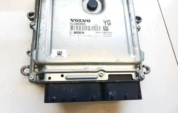 Volvo XC70 Engine control unit/module 31336983 0281018414