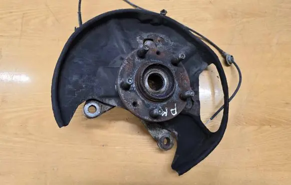 Mazda CX-7 Front wheel hub spindle knuckle