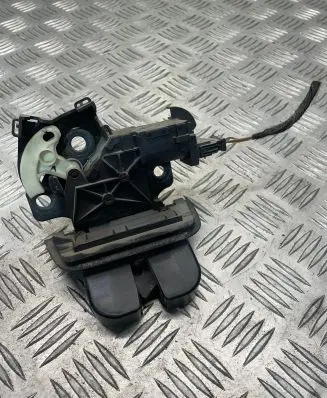 Audi A4 S4 B7 8E 8H Tailgate/trunk/boot lock/catch/latch 8P4827505B