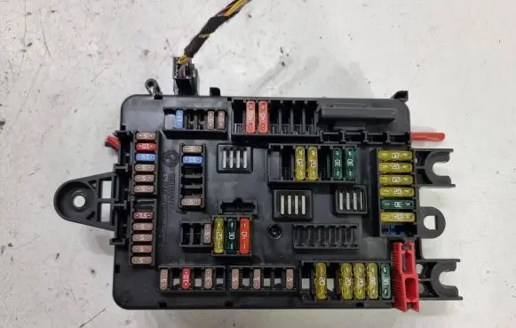 BMW 1 F20 F21 Fuse module 933788001 20072014 19446000001