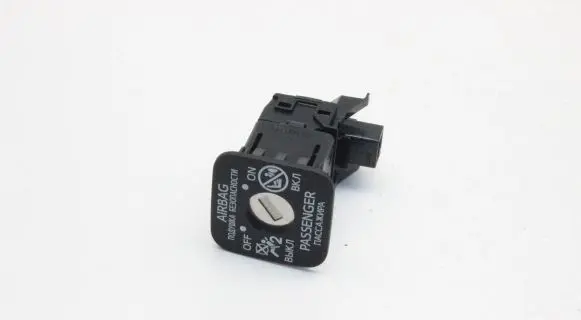 Toyota Avensis T270 Passenger airbag on/off switch 