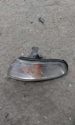 Mazda 626 Front indicator light 21061612