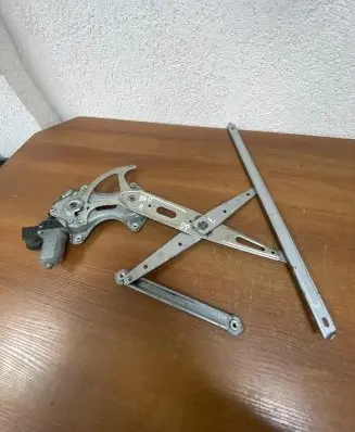 Toyota RAV 4 (XA40) Front door window regulator with motor 8571035180 E165