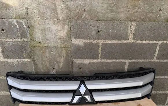 Mitsubishi Eclipse Cross Front grill 7450B048