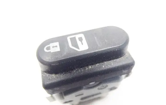 Nissan Qashqai+2 Electric sliding door switch 