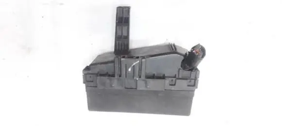 Nissan Primera Fuse box set 63564198 6356-4198