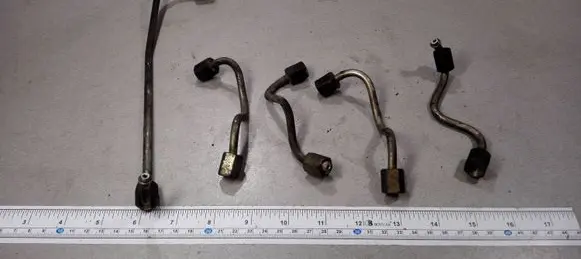 Hyundai Tucson JM Fuel injector supply line/pipe 