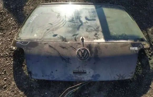 Volkswagen Golf IV Tailgate/trunk/boot lid juodas