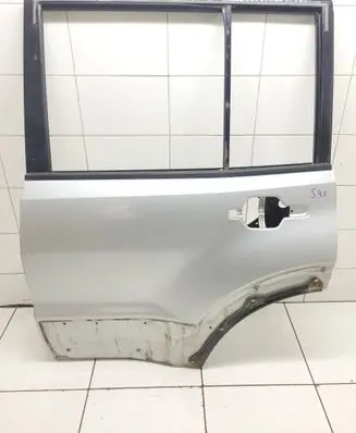 Mitsubishi Pajero Rear door