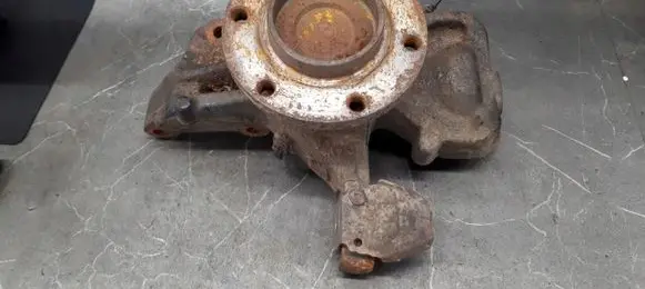 Mercedes-Benz Sprinter W901 W902 W903 W904 Front wheel hub spindle knuckle A906332