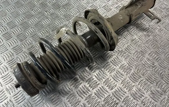 Chevrolet Orlando Front shock absorber with coil spring 13307870 3481