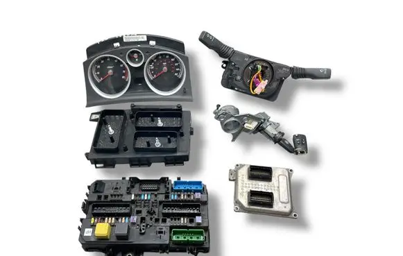 Opel Zafira B Engine ECU kit and lock set 55564081 0051918585 5WK9425