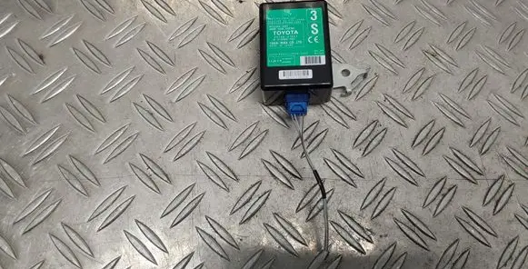 Toyota Prius+ (ZVW40) Door control unit/module 8974047031