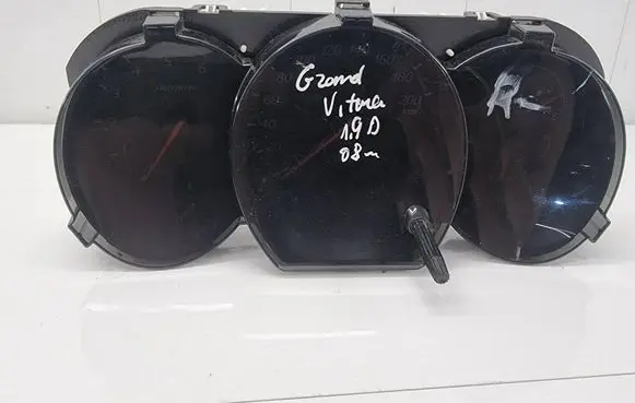 Suzuki Grand Vitara II Speedometer (instrument cluster) 3411067JA