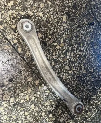 Volkswagen Touareg I Rear upper control arm/wishbone