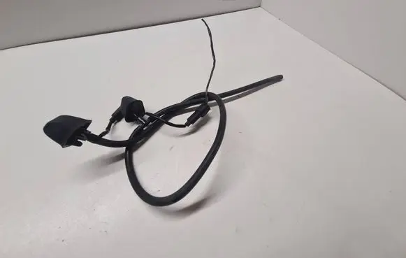 BMW 3 E90 E91 Windshield washer spray nozzle 8365385 19636584 19651621D