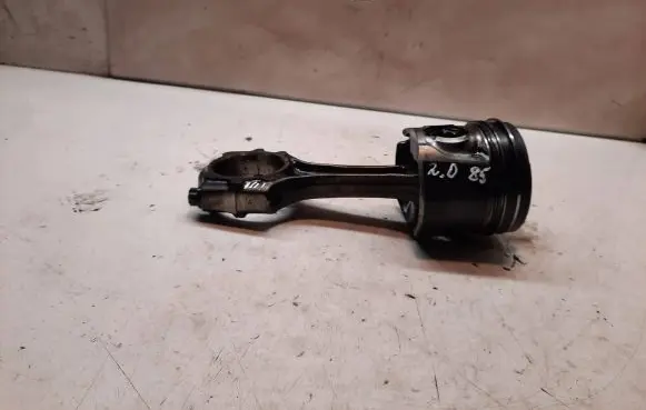 Toyota Corolla Verso E121 Piston with connecting rod 82L106
