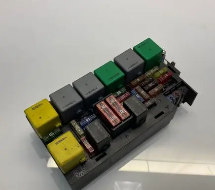 Mercedes-Benz ML W164 Fuse module A1645400672 1645400672