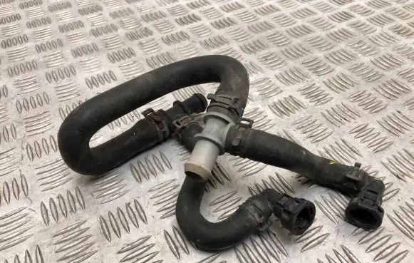 Coolant pipe/hose