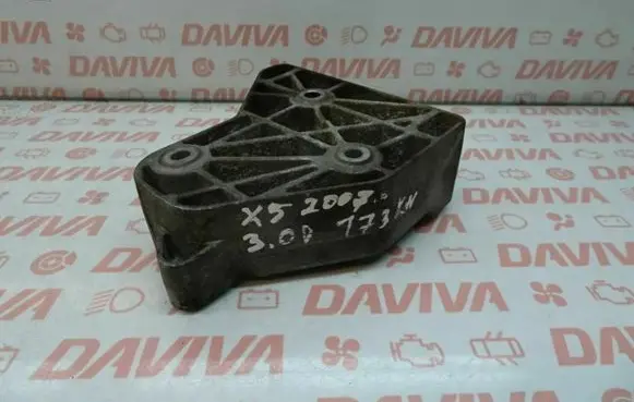 BMW X5 E53 A/C compressor mount bracket 7799863 779986301