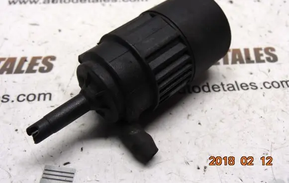 Mitsubishi Carisma Windscreen/windshield washer pump