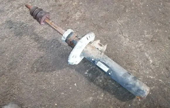 Volkswagen PASSAT B7 Front shock absorber/damper 3C0413031AT