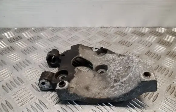 Volvo V40 Generator/alternator bracket AV6010K360AA