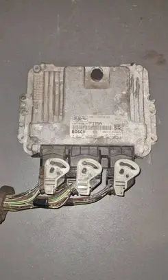 Mazda 3 I Engine control unit/module 6M6112A650BA