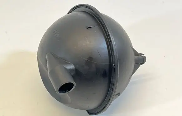 Volkswagen PASSAT B6 Vacuum air tank 7M0129808