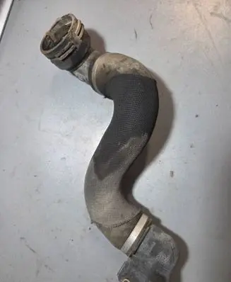 Land Rover Range Rover Velar Engine coolant pipe/hose 1321382