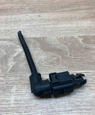 Audi A4 S4 B8 8K Outside/external air temperature sensor 8K0973702 1670583