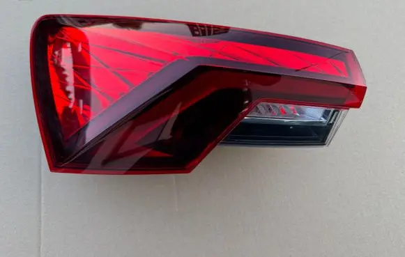 Skoda Octavia Mk4 Rear/tail lights 0021338506 5E3945207 SK38XBAS1S