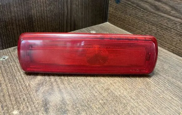 Opel Vivaro Third/center stoplight 265904849R 93867977