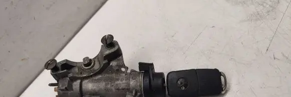 Volkswagen PASSAT B5.5 Ignition lock 4b0905851