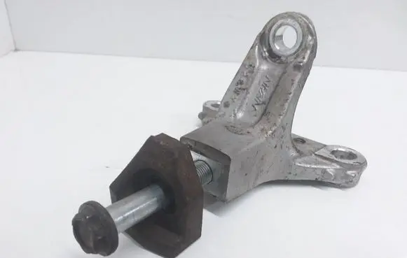 Honda CR-V Gearbox mounting bracket