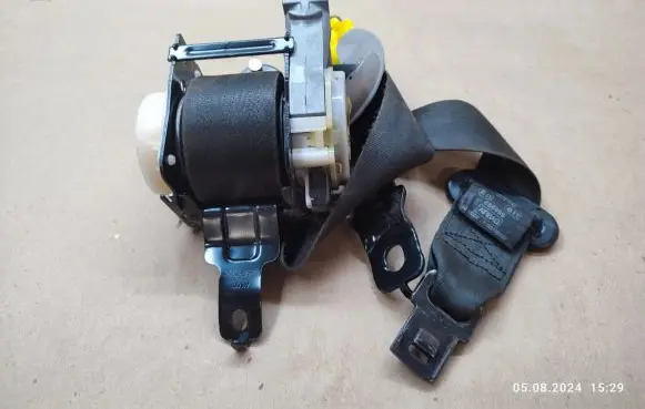 KIA Sportage Front seatbelt 888203U200