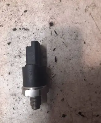 Fuel pressure sensor