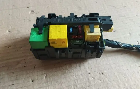 Peugeot 2008 I Fuse box set 9666232680