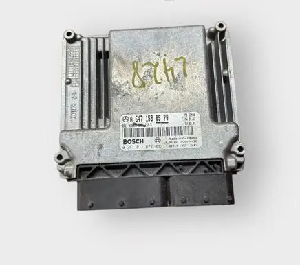Mercedes-Benz E W211 Engine control unit/module A6471530579 1039S00432 0281011072