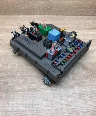 Citroen C5 Central body control module 9643805380