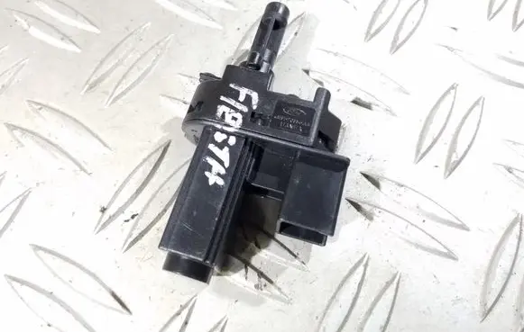 Clutch pedal sensor