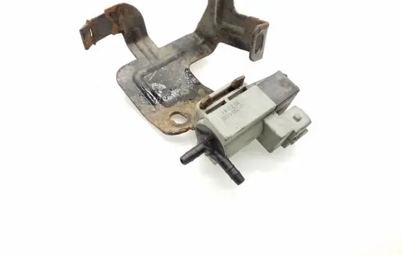 Hyundai i40 Vacuum valve 