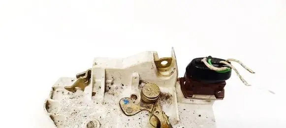 Peugeot 406 Front door lock 