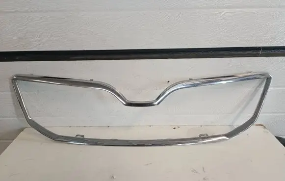 Skoda Octavia Mk3 (5E) Front bumper upper radiator grill 5E0853761A 8112598